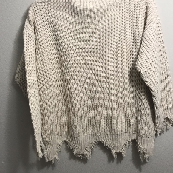 LF Stores NWT🎈Distressed Oversized sweater - Picture 3 of 7
